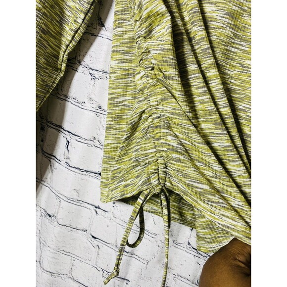 New FOREVER 21 Women's Tops Long Sleeves Crew Neck Yellow Size 1X - Picture 3 of 5